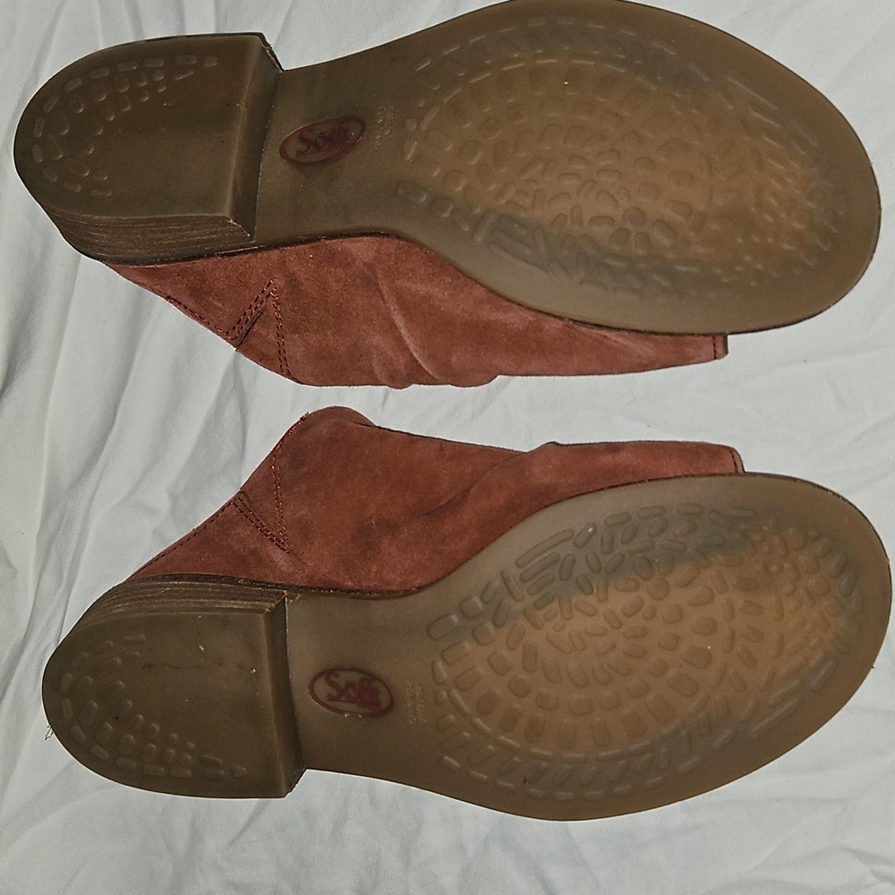 Sofft-Netta Dark Red Suede Sandal - Picture 3 of 4